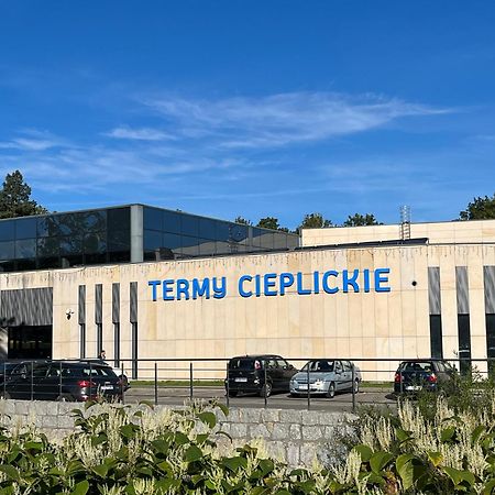 Sweet Home Cieplice Mountain View Apartament By The Main Park And Thermal Pools 옐레니아구라 외부 사진